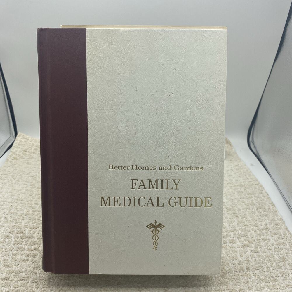 Better Homes and Gardens Family Medical Guide 1966 Hardcover Book 8d